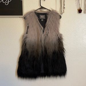 BKE outerwear faux fur vest